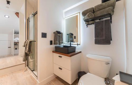 Artisan Oasis-hot Tub Fire Pit 8bd Whole House - Photo 39