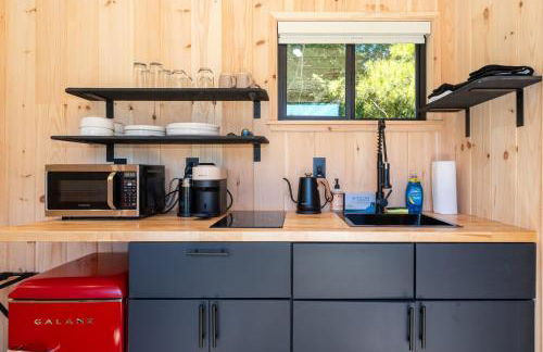 Aurora Nook-Cabin with Shower & Queen Bed - Foto 16