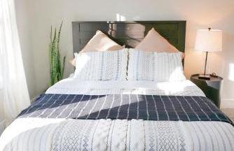 Cozy Cottage in the Heart of Huntersville - Foto 35