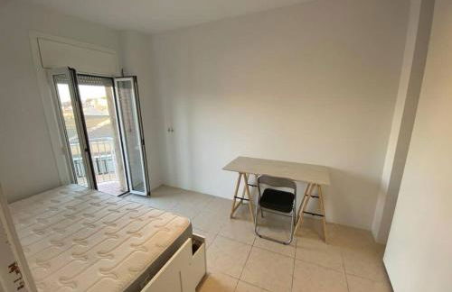 Habitacion en piso de 3 habitaciones, Manresa Near train Barcelona 2 - Photo 2