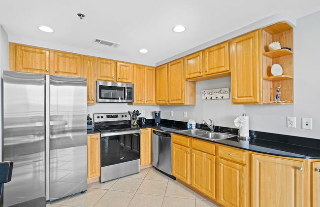 Splash Beach Resort by Book That Condo - Photo 49