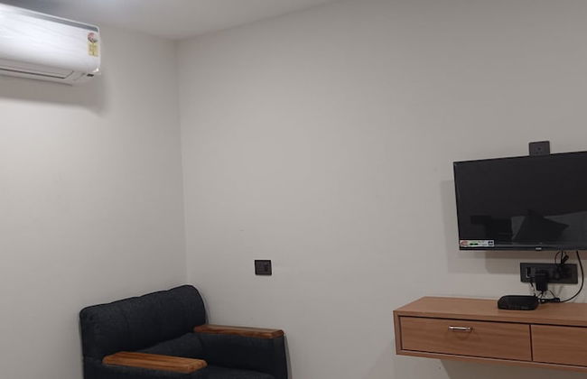 HOTEL BLACK GRAPES INN - Photo 9