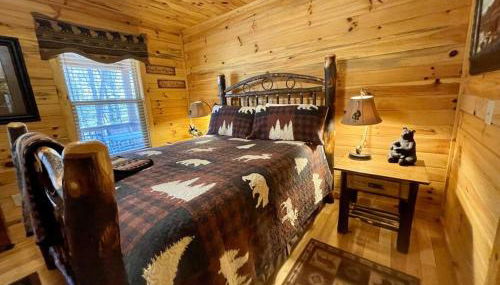 2 bed Cabin HOT TUB close to Helen #16 - Foto 1