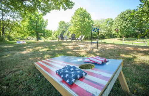 Spacious Country Home, Hot Tub, Fire Pit, Deck - Foto 32