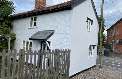Central Grade 2 listed cottage - Foto 2