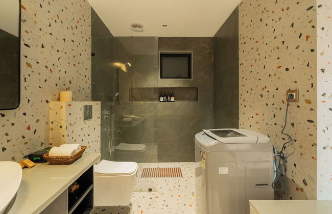 ELIVAAS Kamerios Maris 1 BHK Jacuzzi - Photo 35