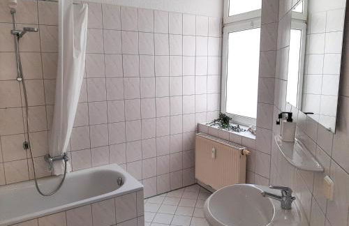 Zentrale 2-Zimmer-Wohnungen für Gruppen & Monteure, fußläufig zur Elbe & Shoppingcenter - Foto 4