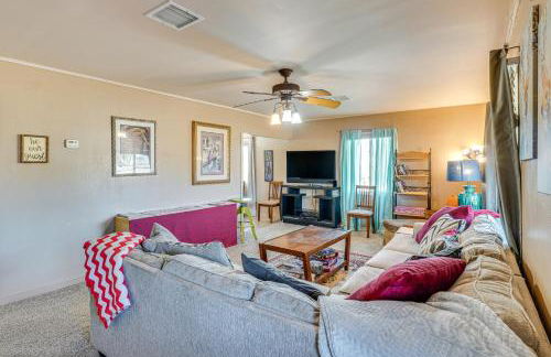 Elfrida Home with Yard and Fire Pit 14 Mi to Wineries - Foto 4