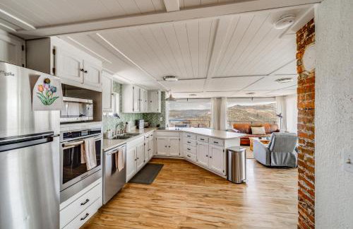 Cozy Grand Coulee Home w/ Deck & Views! - Foto 9