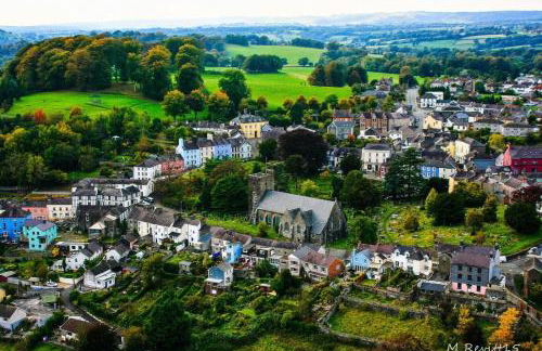 3 Bed Holiday Home in Llandeilo with log burner - Photo 17