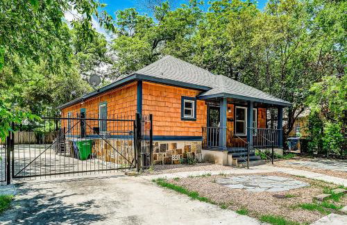 Dog-friendly home with large patio, W/D & central AC - Foto 32