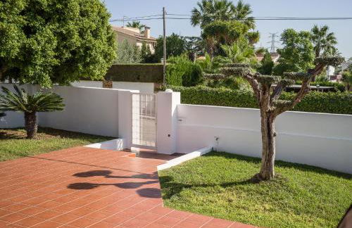 Casa Chalet Villa con piscina, jardín y aire acondicionado cerca de Valencia en La Eliana-L'Eliana - Foto 12