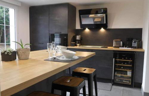 Jolie petit F2 dans maison - Photo 1