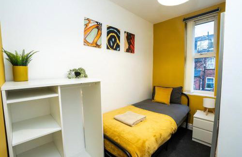 Comfy 4 Bed House near Notts City Centre - FREE Parking - Foto 3