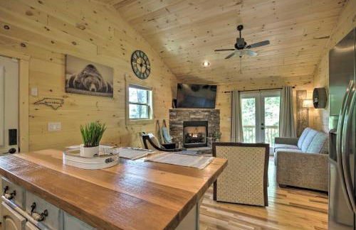 Private Hot Tub and EV Charger Cozy Murphy Cabin! - Foto 8