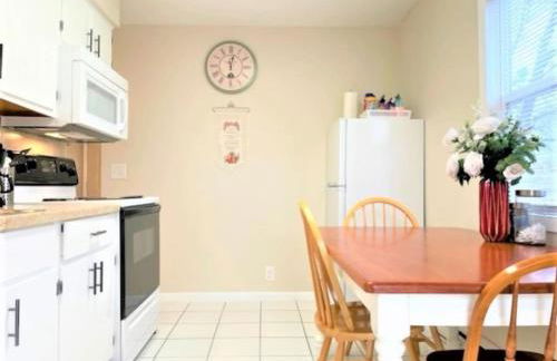 Pontiac - Secluded Backyard, Pet Friendly - Foto 1