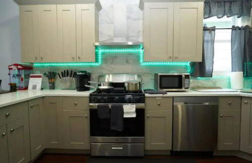 W3S - Large 7br 3bath - Sleeps 20 - 3 Living rooms - Yard and Deck - Foto 5