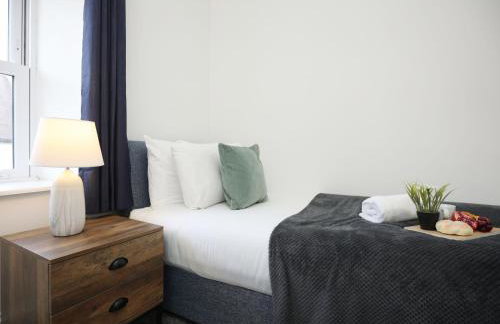 North Road By N And N Stays, perfect for contractor and corporate stays, Long Stays welcome, Free on street parking, WIFI, Near Gloucester Road - Foto 24