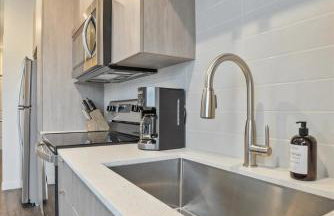 CozySuites Roomy 1BR, Lawrenceville - Foto 14