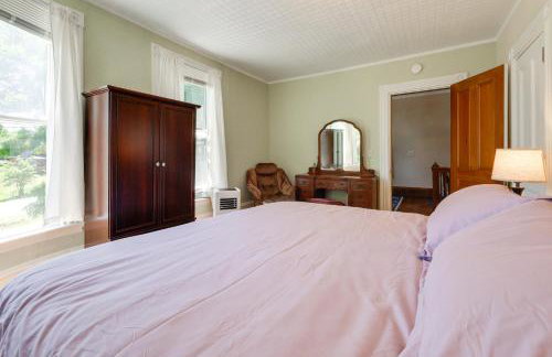 2-Acre Property Victorian Home in Brownville! - Foto 26