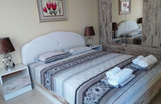 Admiral Plaza Apartments - Foto 13