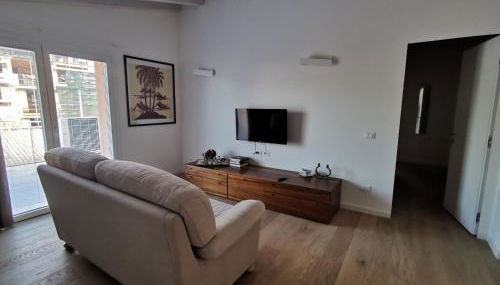 The Orange Flat - Photo 2