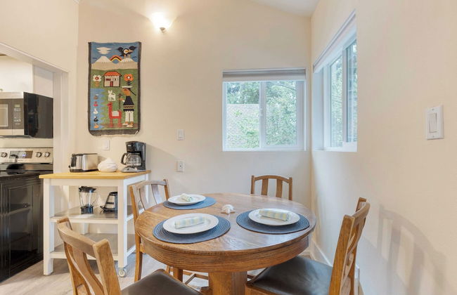 Cottage By The Bay by Avantstay 0.5mi to Beach! - Foto 10