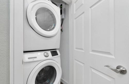 Prolific Blue Oasis near Med Ctr Dwntwn Galleria - Photo 39