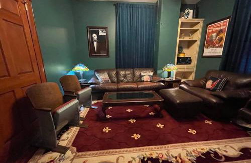 Large Historical Home for Groups Walk to Downtown! - Foto 25