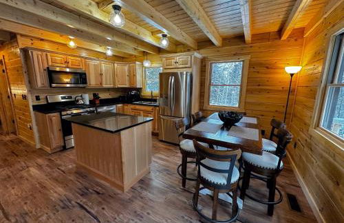31R Brand new log home on quiet side street in Bethlehem, close to Main Street! 20 min to skiing - Foto 5