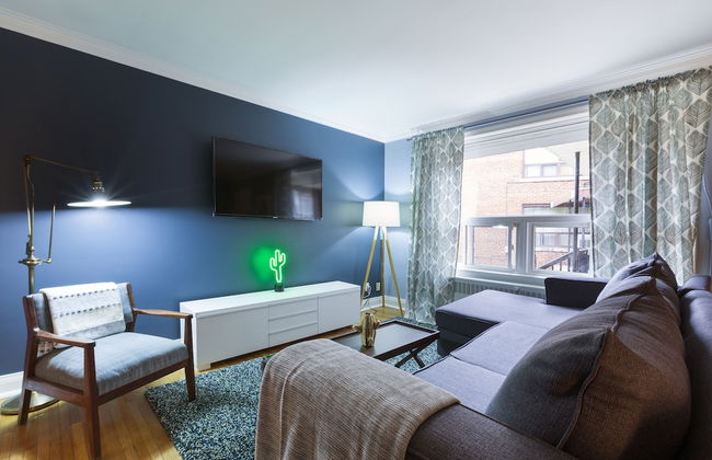 Spacious Apartment in Forest Hill (Free Parking) - Photo 1