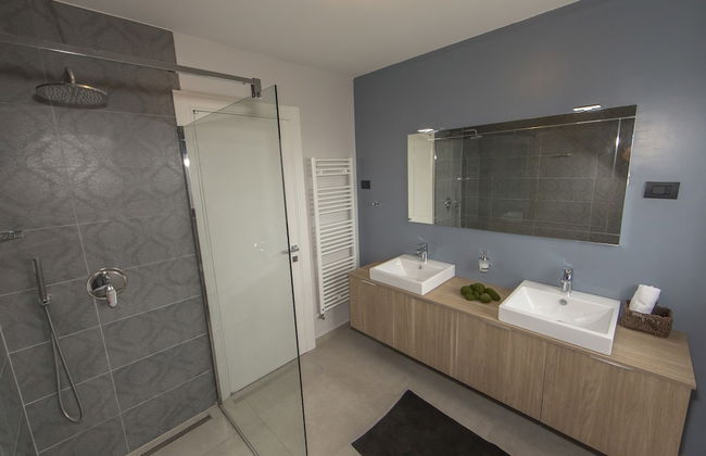 Spacious Villa With Private Pool and Jacuzzi in Porec - Foto 14