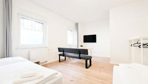 Tolstov Apartments - Monteurwohnung mit 3 Zimmern , Terrasse und Parkplatz - Foto 4, wardrobe, heating