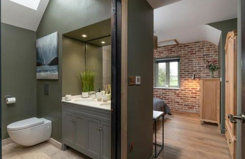 Designer Cotswold post house with external sauna - Foto 28