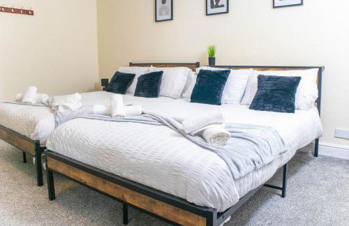 3 Bedroom House - Free Parking-Hospital-Contractors-Families - Long Stay Rates Available - Photo 29