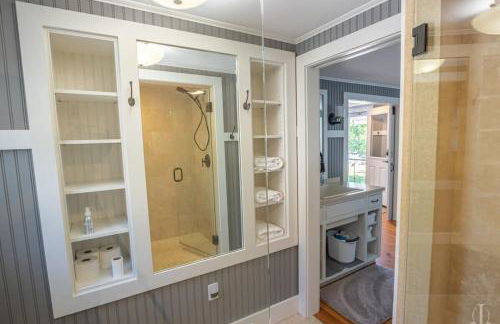 Beautiful Home 30 Feet from the Sand at Spofford Lake! - Foto 22