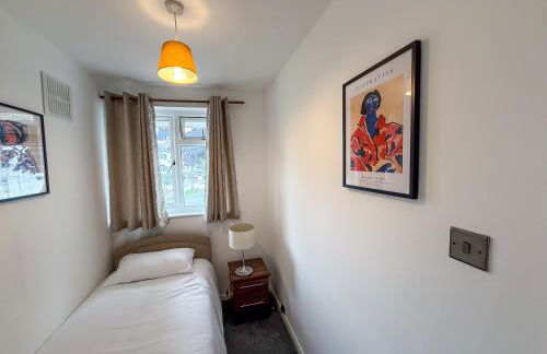 Bassetts House - Spacious! - Sleeps 7 - Close to PRUH Hospital - Free Parking - Photo 23