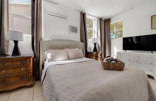 Artful 4BR Family Retreat - Foto 28