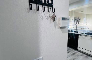 Stylish & Fully Renovated Home! - Foto 66