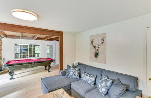 Crestline Home with Private Hot Tub Steps to Lake! - Foto 10