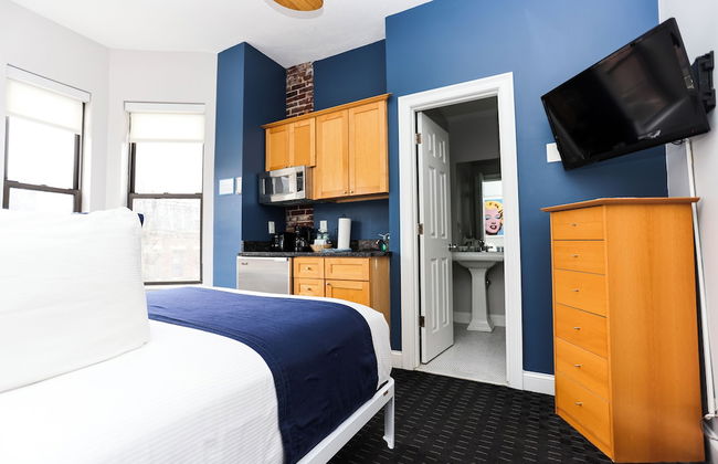 Maverick Suites at 400 Columbus Ave - Foto 24