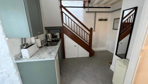 The Dog House, Mere - Photo 4, minibar