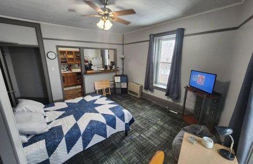 K5 2nd Floor Studio Near MTU, Keweenaw, Great Rates - Foto 1