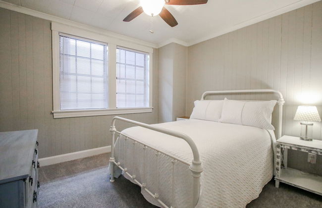 Historic Cottage for 6 Porch swing Pets - Foto 37