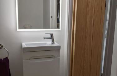 Characterful 2 bed cottage, quiet village setting - Photo 9