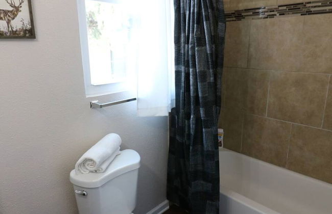 Windsor Park Pad apt 2 min to Mass Ave With AC - Foto 10