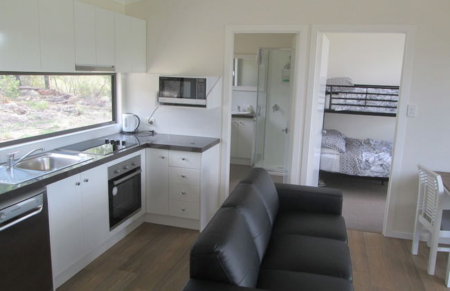 Just Red Wines Vineyard Cabins - Photo 5