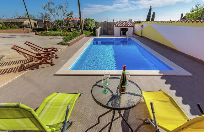 Detached House With Swimming Pool Near the Sea - Foto 1