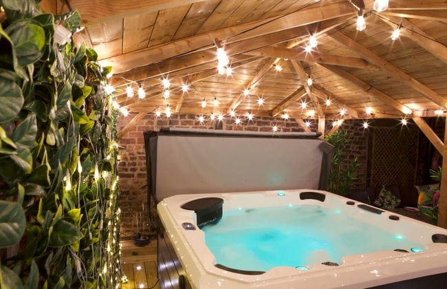 Romance On The Rows - Hot Tub City Centre - Photo 44