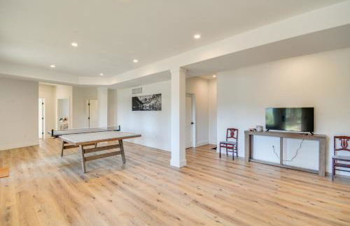 2 Mi to Lake Stunning Twin Lakes Home with Deck - Foto 21